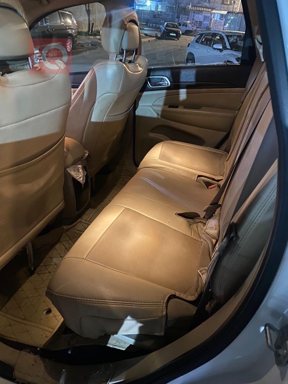 جیپ گراند شیرۆکی